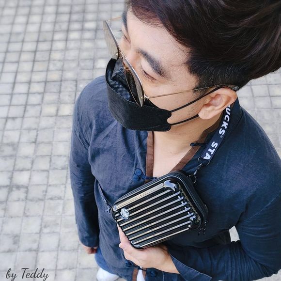 Starbucks 2023 small Black travel Case Adjustable Shoulder Strap & Wrist Strap - Picture 2 of 4